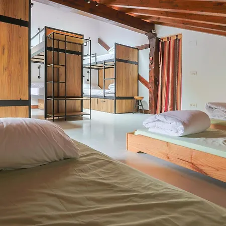 Olabe Hostel *